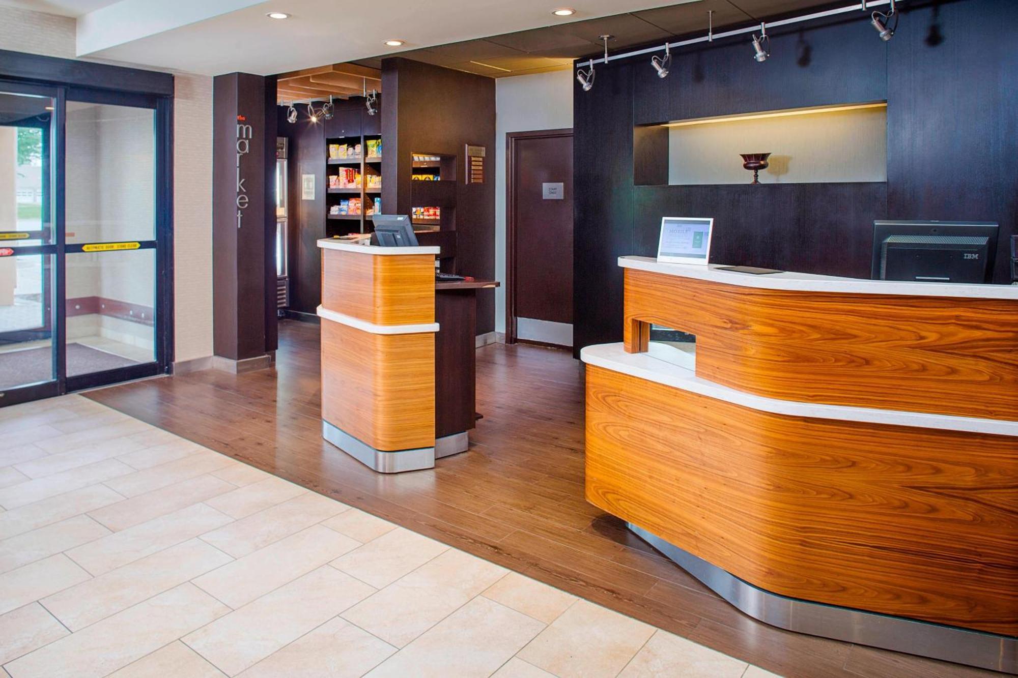 Courtyard By Marriott Richmond Airport Hotel Sandston Exterior photo